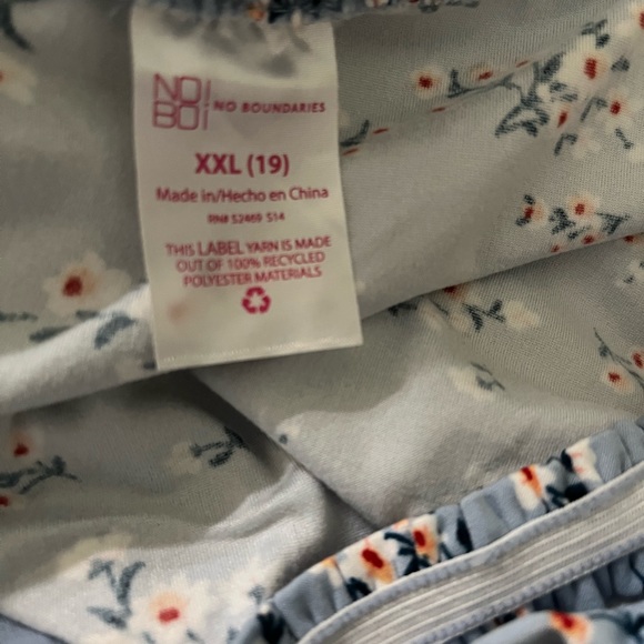 NWT this fits more like XL stretches - Picture 4 of 11